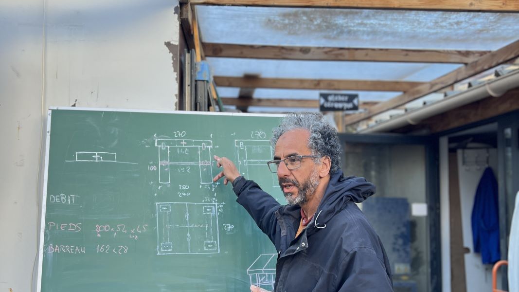 Ali Selkim, le professeur des initiations aux outils bois