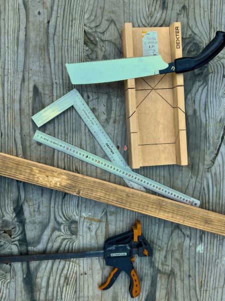 outils de découpe à main présentés lors du 1er module de l'initiation